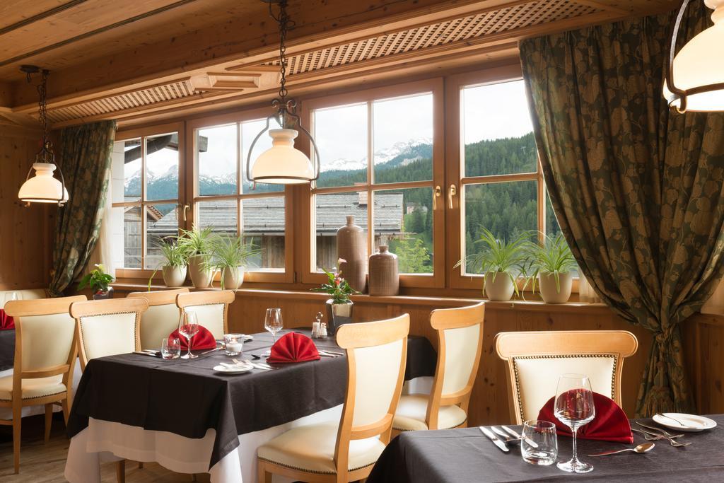 Hotel Fanes San Cassiano  Esterno foto